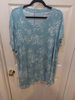 New Directions Light Blue Floral Scoop Neck Women's Top
